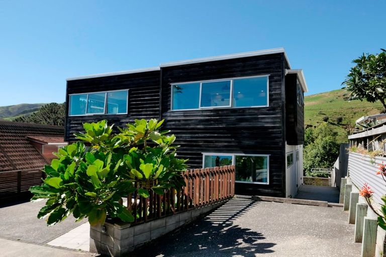 Photo of property in 90 Muri Road, Pukerua Bay, Porirua, 5026