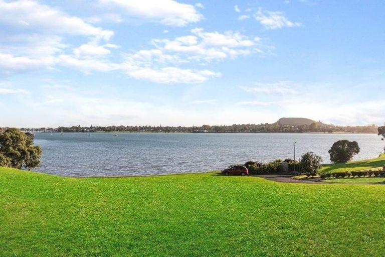 Photo of property in 19 Bramley Drive, Farm Cove, Auckland, 2012