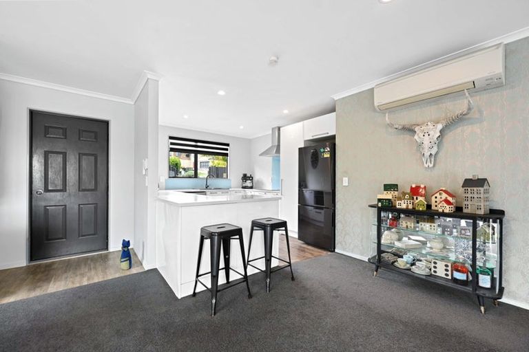 Photo of property in 16 Palm Grove Drive, Western Heights, Hamilton, 3200