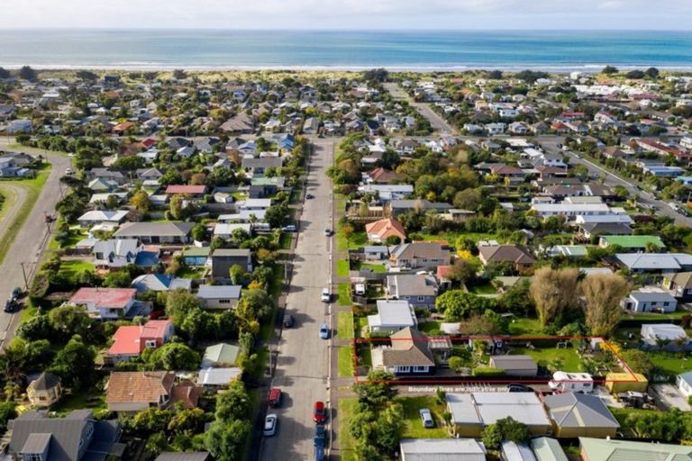 Photo of property in 41 Falcon Street, New Brighton, Christchurch, 8061