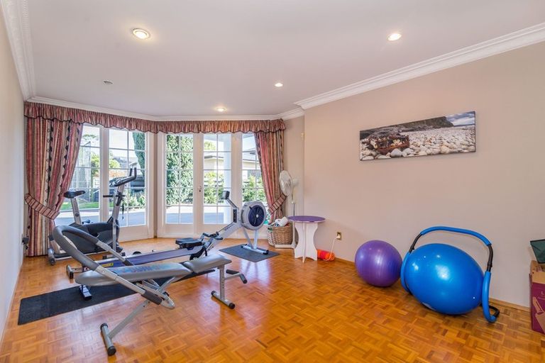 Photo of property in 32 Military Road, Boulcott, Lower Hutt, 5010