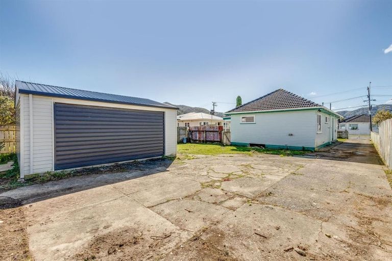 Photo of property in 32 Norfolk Street, Wainuiomata, Lower Hutt, 5014