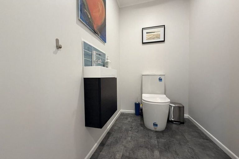 Photo of property in 4 School Road, Plimmerton, Porirua, 5026