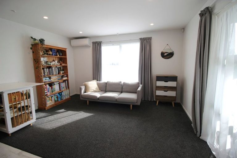Photo of property in 1 Poutawa Lane, Clarks Beach, 2122