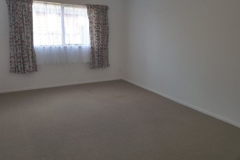 Photo of property in 35 Basra Drive, Henderson, Auckland, 0612