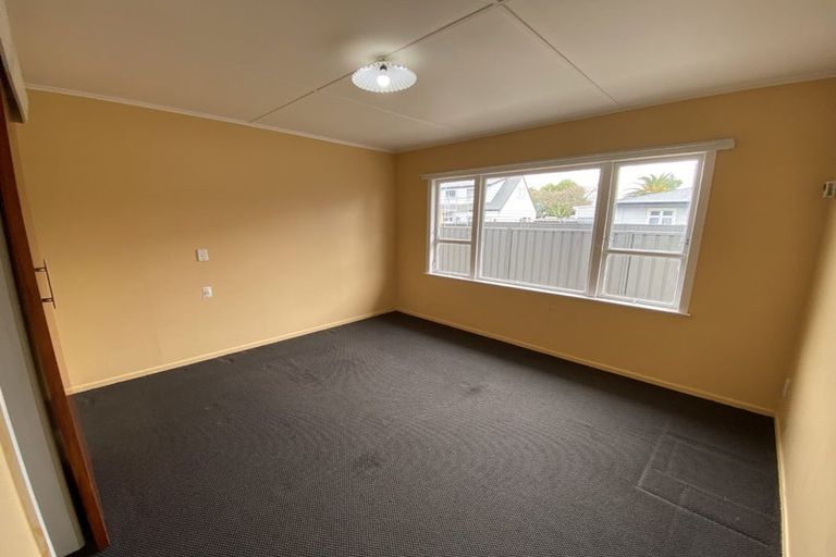 Photo of property in 1/609 Heretaunga Street East, Parkvale, Hastings, 4122