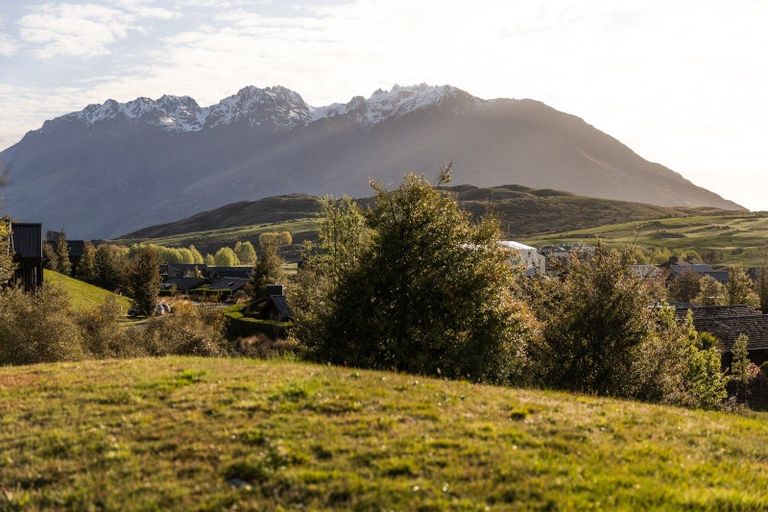 Photo of property in 11 Rannoch Drive, Jacks Point, Queenstown, 9371