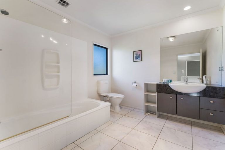 Photo of property in 53 Espalier Drive, Henderson, Auckland, 0612