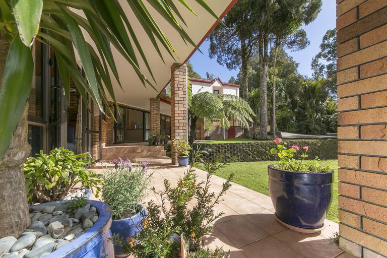 Photo of property in 789 Scenic Drive, Henderson Valley, Auckland, 0612