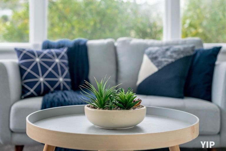 Photo of property in 1b Link Road, Newlands, Wellington, 6037