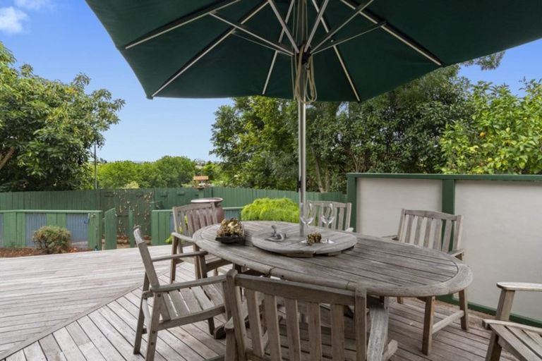 Photo of property in 5 Zachary Place, Welcome Bay, Tauranga, 3112