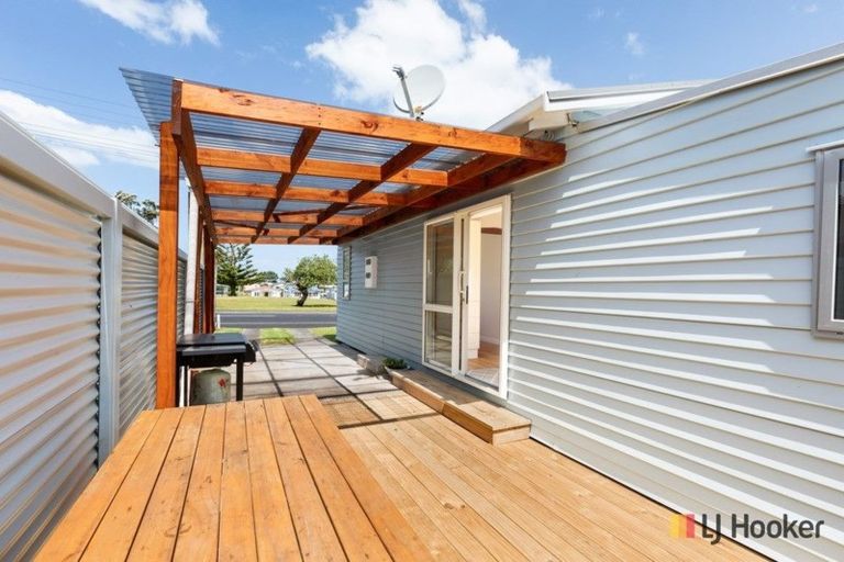 Photo of property in 51 Beach Road, Waihi Beach, 3611