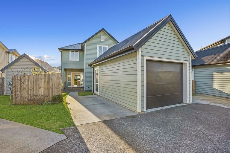 Photo of property in 3 Bellbird Street, Papakura, 2110