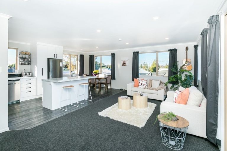 Photo of property in 33 Antrim Place, Nawton, Hamilton, 3200