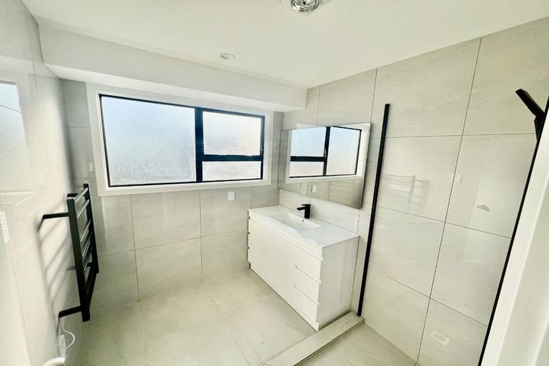 Photo of property in 27 Dissmeyer Drive, Clover Park, Auckland, 2019