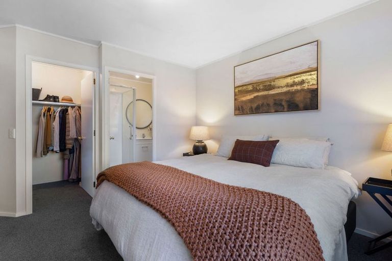 Photo of property in 33 Mcdonnell Road, Arrowtown, 9302