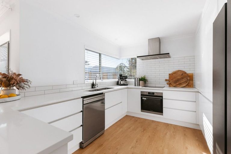 Photo of property in 120 Evans Road, Papamoa Beach, Papamoa, 3118