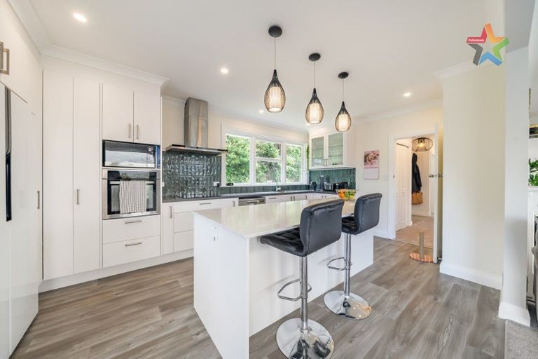 Photo of property in 79 Miromiro Road, Normandale, Lower Hutt, 5010