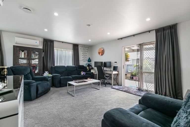 Photo of property in 85 Templeton Place, Clendon Park, Auckland, 2103
