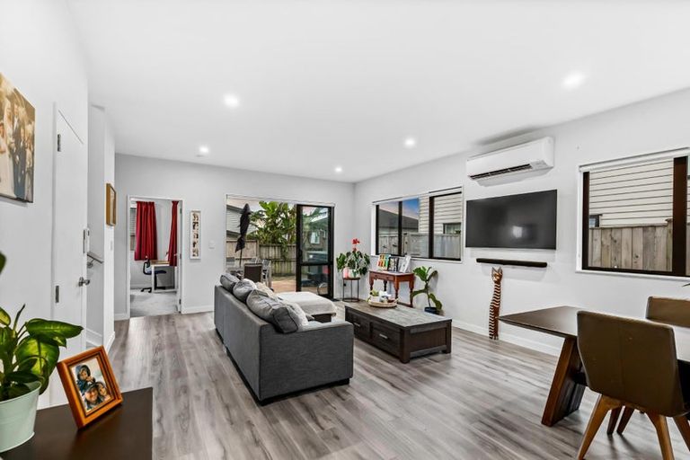 Photo of property in 45 Baumea Rise, Massey, Auckland, 0614