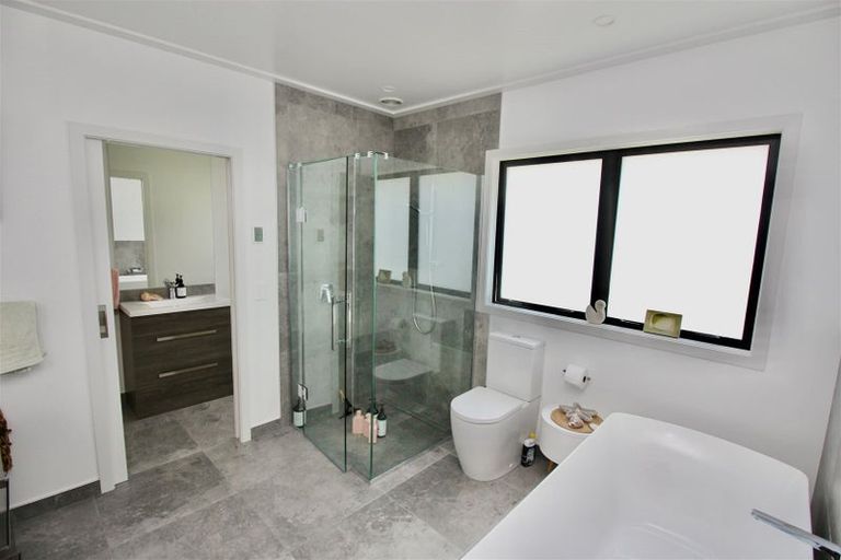 Photo of property in 70 Leeward Drive, Whitianga, 3510