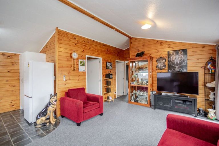 Photo of property in 341 Maharahara Road, Dannevirke, 4972