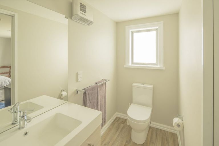 Photo of property in 170 Mount Pleasant Road, Mount Pleasant, Christchurch, 8081