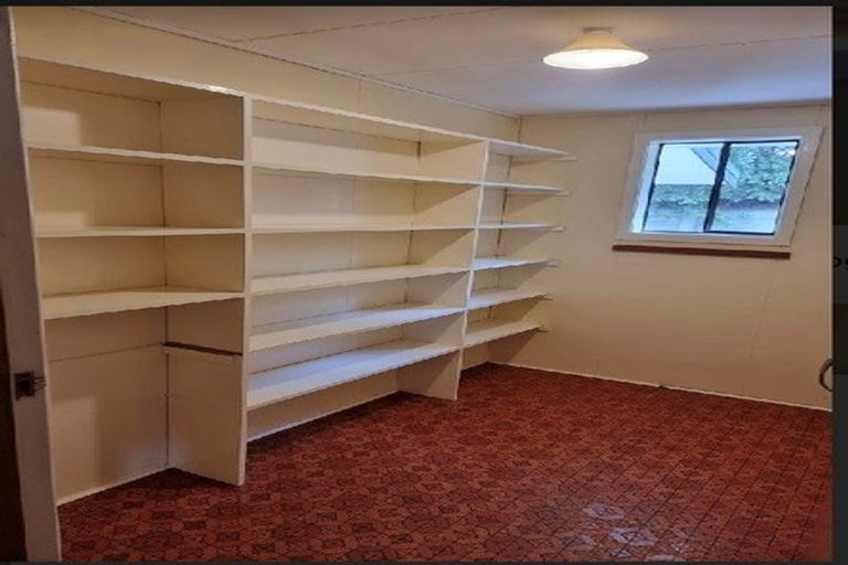 Photo of property in 10 Iona Street, Lawrence, 9532