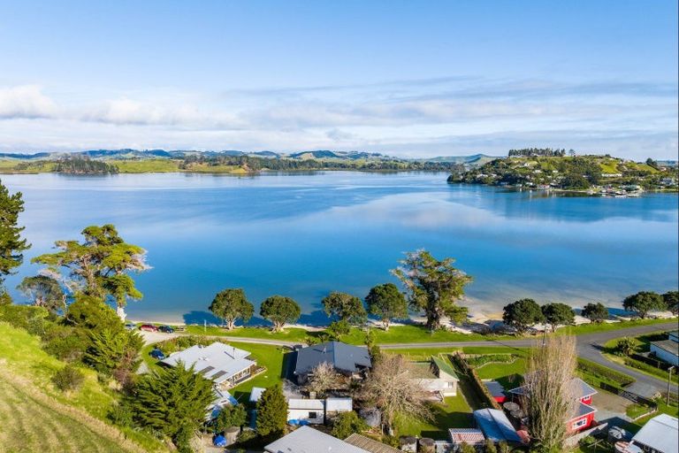 Photo of property in 6 The Strand, Whakapirau, Maungaturoto, 0583