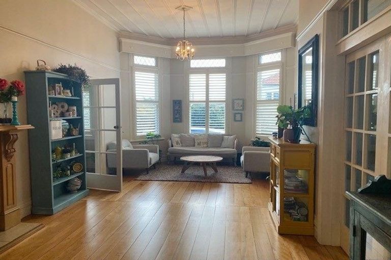 Photo of property in 8 Dodson Avenue, Milford, Auckland, 0620