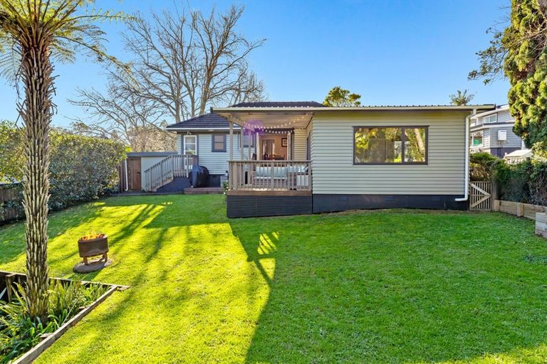 Photo of property in 14 Rosecamp Road, Beach Haven, Auckland, 0626