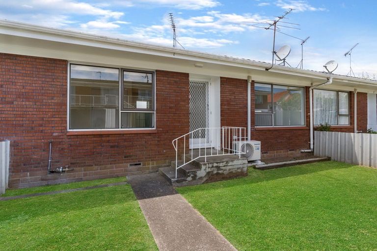 Photo of property in 2/9 Rodney Street, Otahuhu, Auckland, 1062