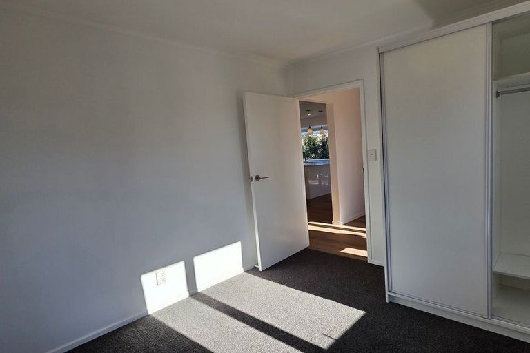 Photo of property in 2a Holiday Road, Stanmore Bay, Whangaparaoa, 0932