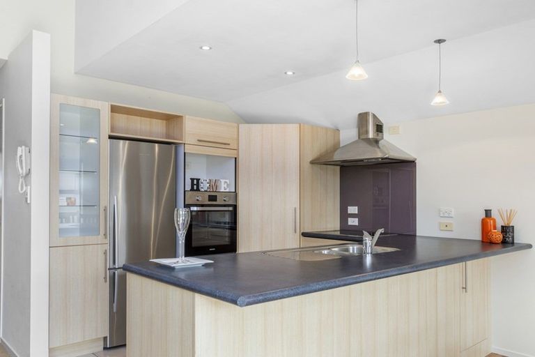 Photo of property in 2/48 May Street, Mount Maunganui, 3116