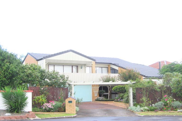 Photo of property in 14 Essington Place, Half Moon Bay, Auckland, 2012