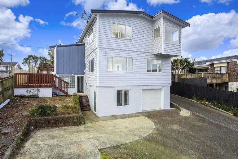 Photo of property in 1/30 Gulf View Road, Murrays Bay, Auckland, 0630