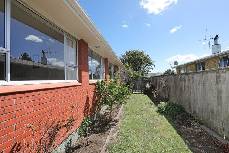 Photo of property in 15 Fergusson Street, Marton, 4710