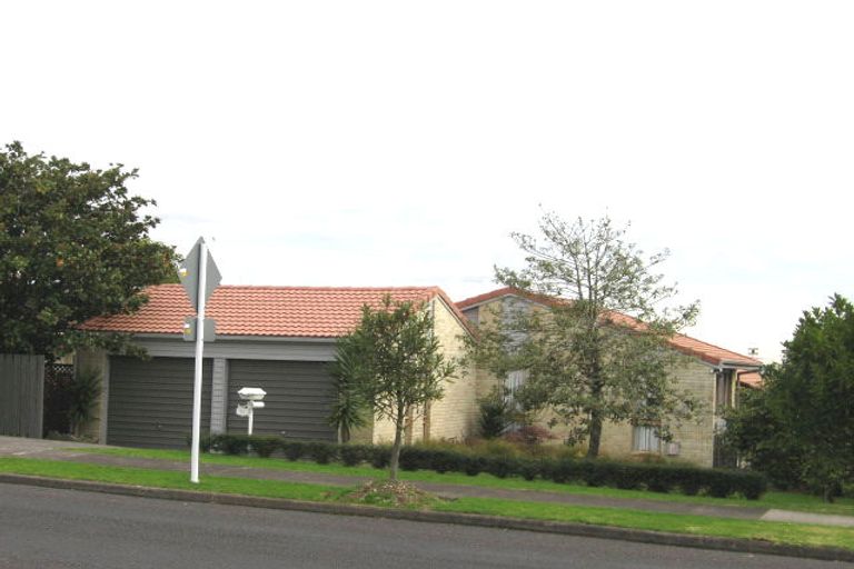 Photo of property in 71 Sandspit Road, Shelly Park, Auckland, 2014