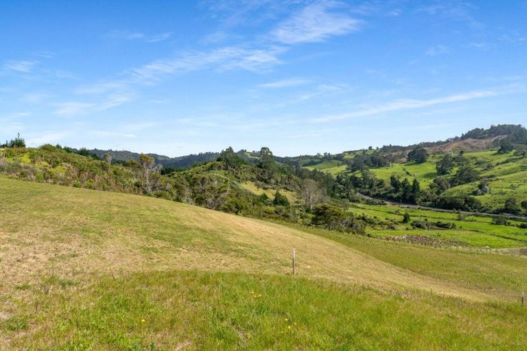 Photo of property in 50 Azimuth Road, Tairua, 3508