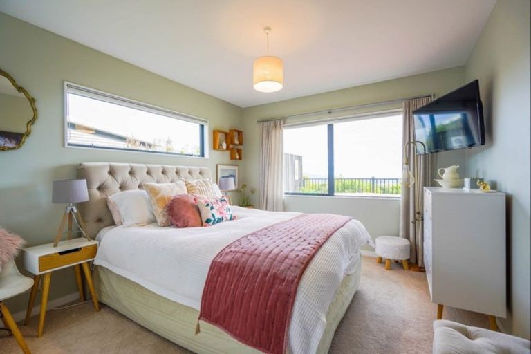 Photo of property in 7 Ocean Vista Lane, Paraparaumu, 5032