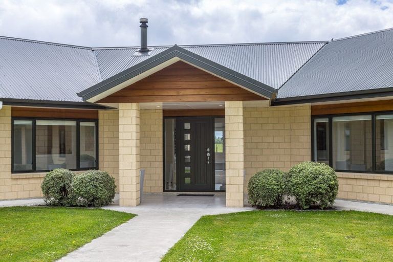 Photo of property in 2/53 Jellicoe Street, Greytown, 5712