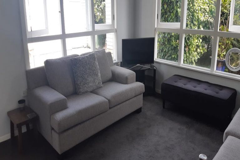 Photo of property in 390-392 Jackson Street, Petone, Lower Hutt, 5012