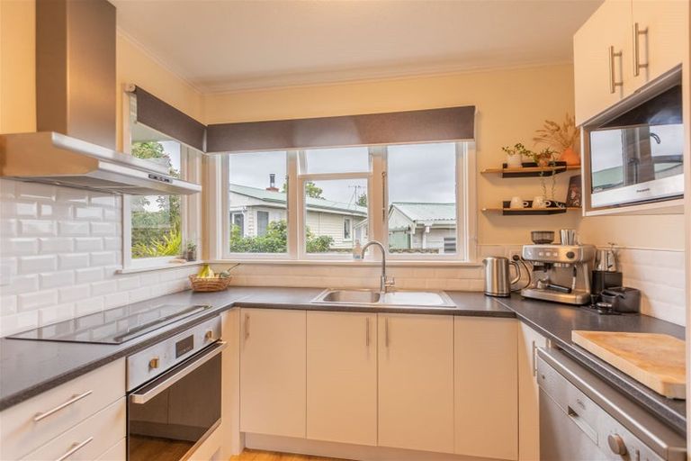 Photo of property in 1/57 Meeanee Road, Taradale, Napier, 4112