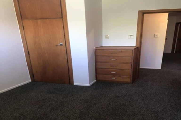 Photo of property in 1/68 Titirangi Road, New Lynn, Auckland, 0600