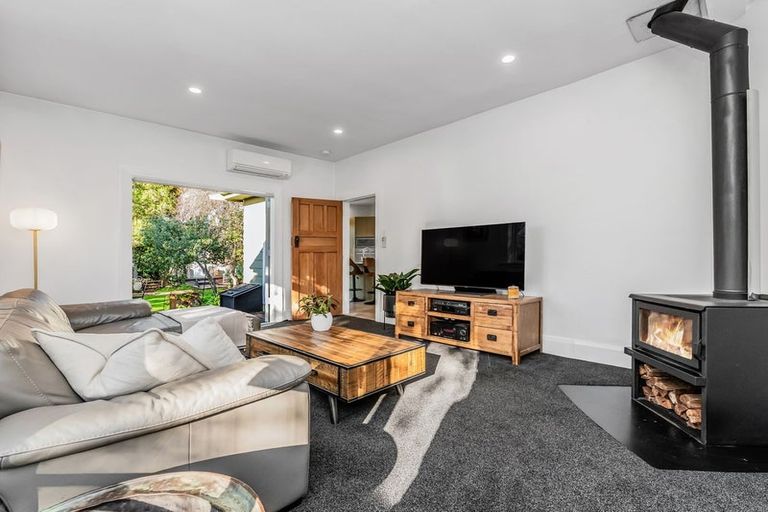 Photo of property in 11 Aynsley Terrace, Hillsborough, Christchurch, 8022
