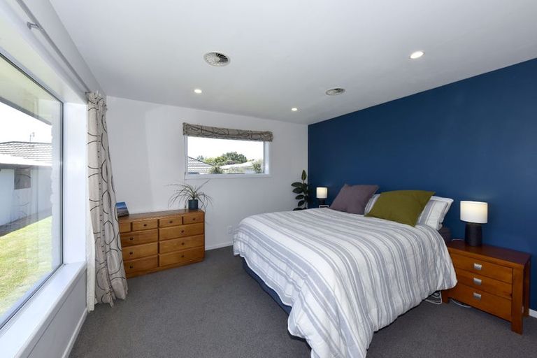 Photo of property in 22 Skerten Avenue, Hornby, Christchurch, 8042