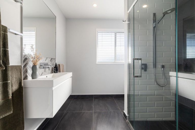 Photo of property in 82 Williams Street, Cambridge, 3434