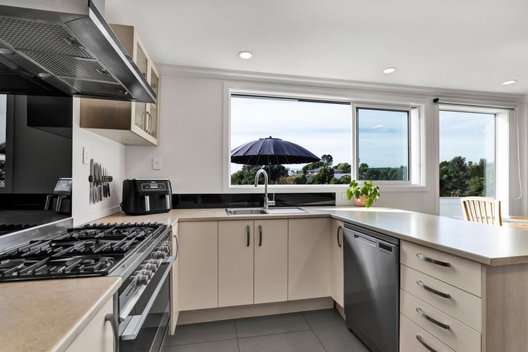 Photo of property in 1a Squire Place, Blagdon, New Plymouth, 4310