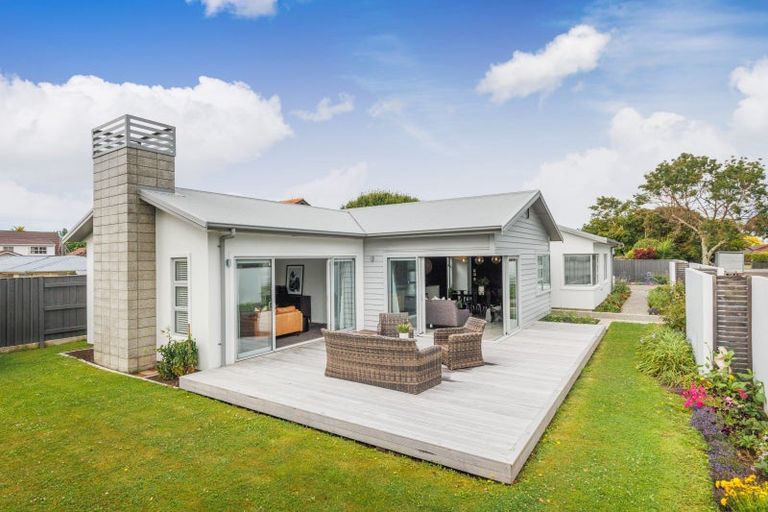 Photo of property in 1 Montgomery Terrace, Hokowhitu, Palmerston North, 4410