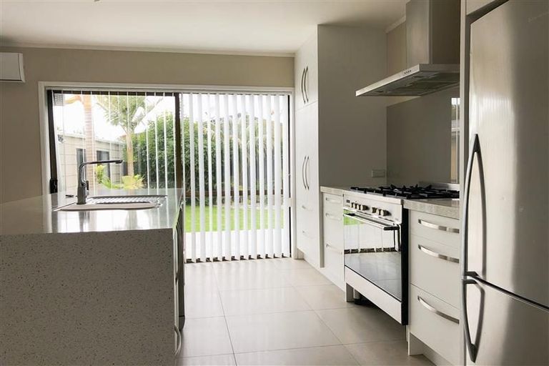 Photo of property in 22 Sturges Road, Henderson, Auckland, 0612